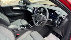 Volvo XC40 2.0 B4P Plus Dark 5dr Auto Petrol Estate